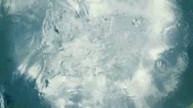 Yavaş hareket su havuzu