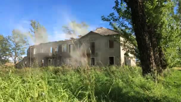 Demolición casa vieja timelapse — Vídeos de Stock