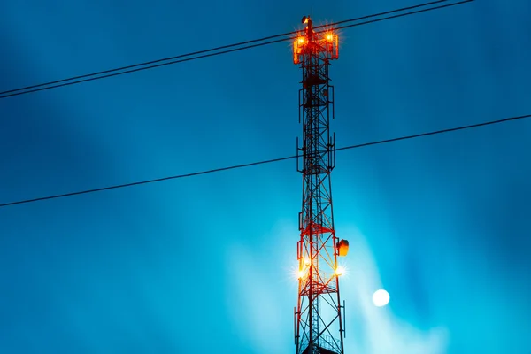 Antena torre de comunicações — Fotografia de Stock