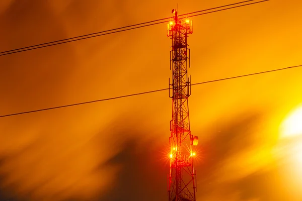 Antena torre de comunicações — Fotografia de Stock