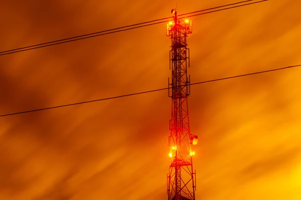 İletişim kulesi anten — Stok fotoğraf