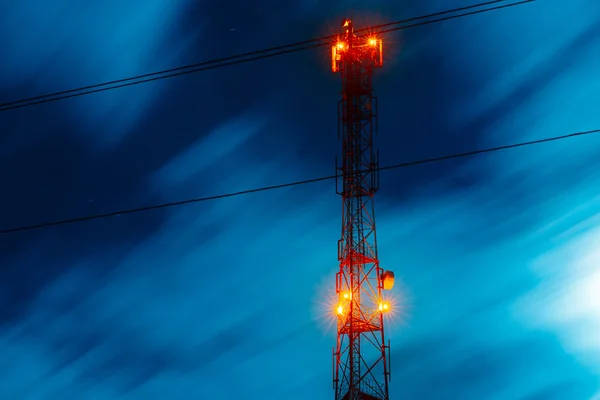 Антенна башни связи — стоковое фото