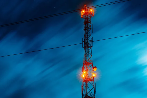 Antena torre de comunicações — Fotografia de Stock