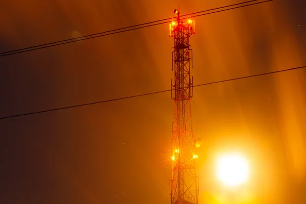 Antena torre de comunicaciones —  Fotos de Stock