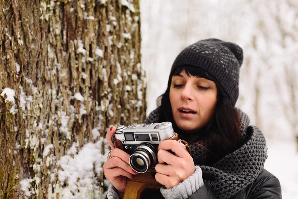 Girl in winter forest — Stock Photo, Image