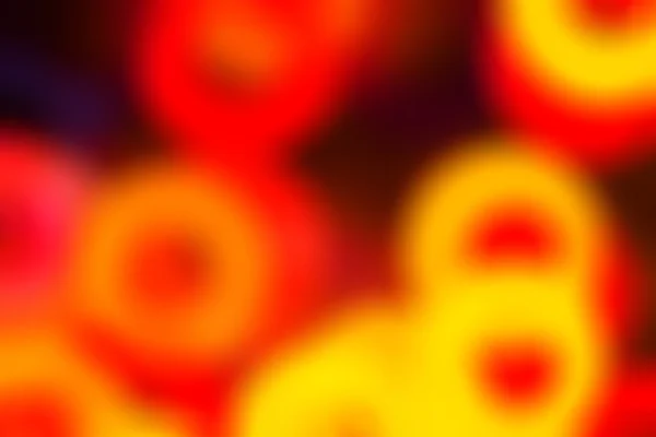 Размытый абстрактный фон с цветными кольцами — стоковое фото