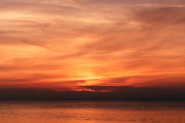 güzel turuncu günbatımı