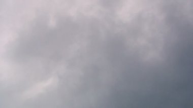 zaman atlamalı fırtına bulutları hızlı hareket.