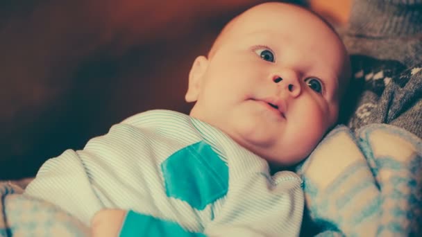 La cara del pequeño querido bebé . — Vídeos de Stock
