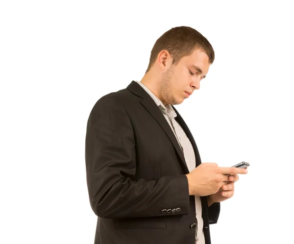 Homme lisant un SMS sur son téléphone portable — Photo