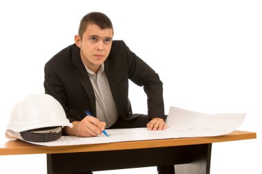 düşünceli genç mimar veya mühendis