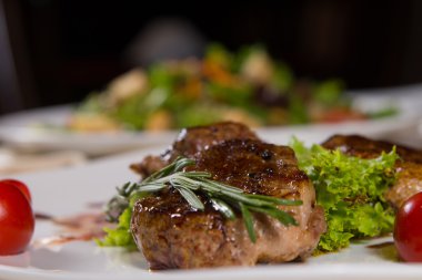 sebze ile ihale sulu ızgara et