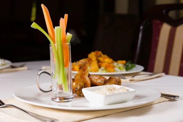 Chicken Wings with Carrots and Celery — Stock Photo, Image