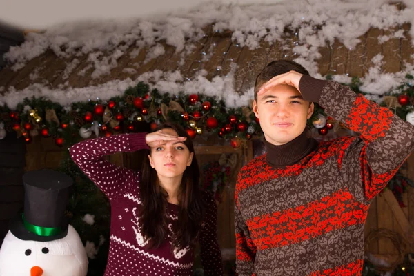 Couple Looking into Distance Outdoors in Winter — Stock Photo, Image