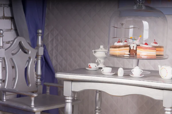 茶銀食堂テーブル セットのクローズ アップ — ストック写真