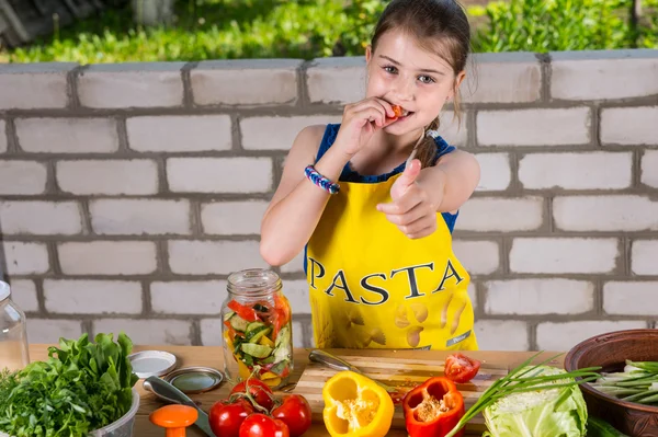 Lány, paprika és a remek feladom — Stock Fotó