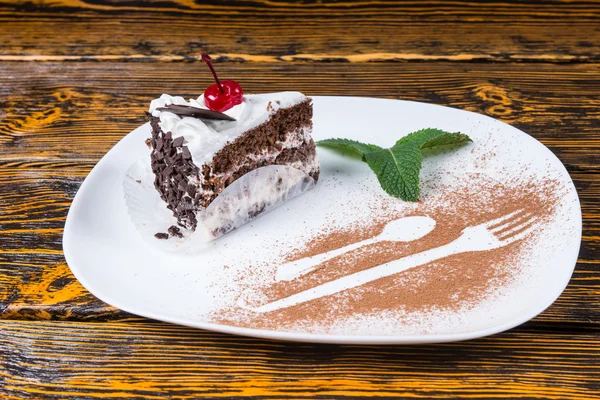 Slice of delicious chocolate cake — Stock Photo, Image