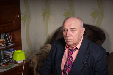 Üzgün eski işadamı