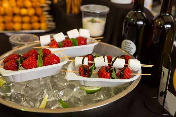 Dessert Fruit and Mallow Kebabs on Buffet Table — Stock Fotó