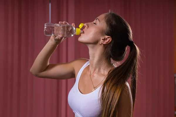 Athletic Woman Drinking Water Sensually — Stock Photo, Image
