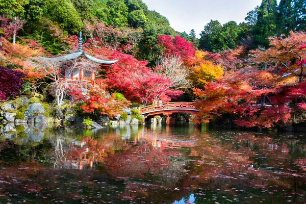 Autumn park in Daigoji Temple — Stock Photo, Image