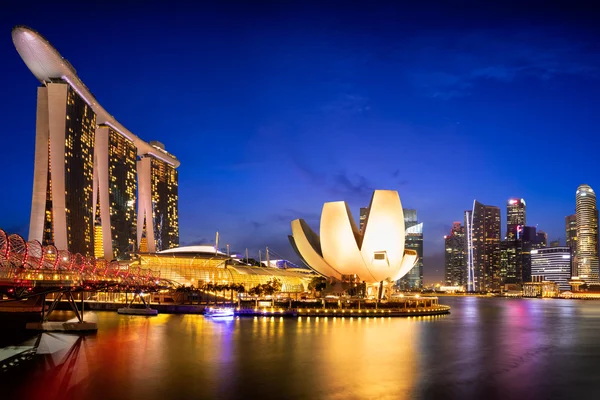 Marina bay at dusk