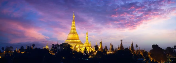 Pagode Shwedagon le matin — Photo