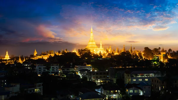 Pagode Shwedagon au crépuscule — Photo