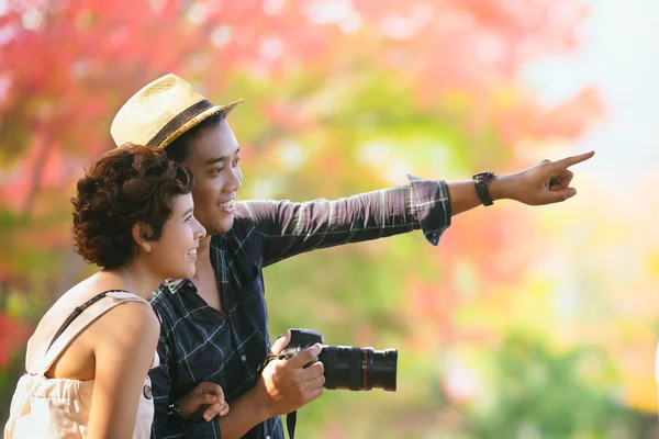 Feliz asiático casal — Fotografia de Stock