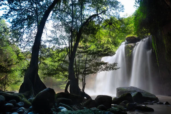 Haew suwat cachoeira — Fotografia de Stock