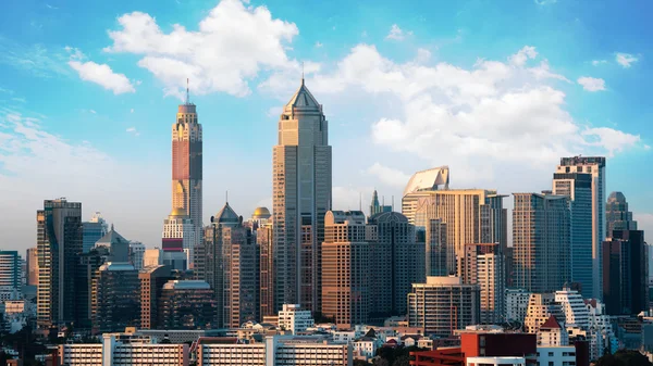 De skyline van de stad van Bangkok — Stockfoto