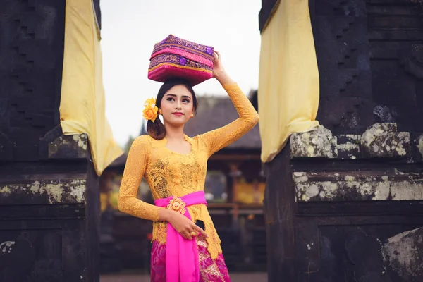 Indonesische Vrouw Bali Kostuum Indonesische Nationale Jurk Bali Indonesië — Stockfoto