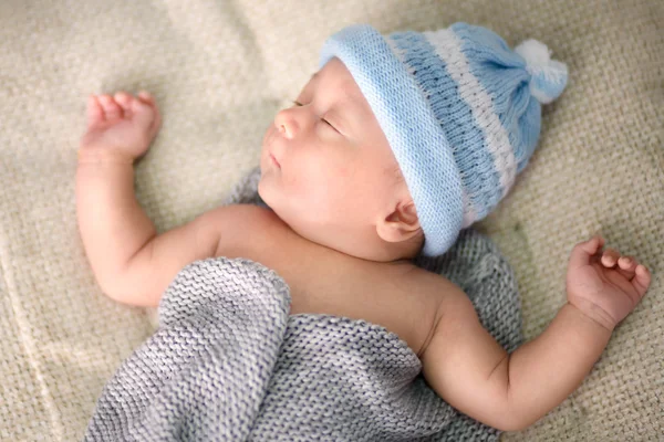 Nieuwe geboren baby rustig slapen — Stockfoto