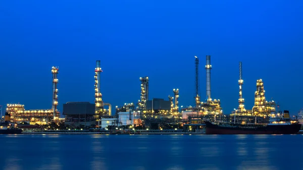 Zakład rafinerii ropy naftowej — Zdjęcie stockowe