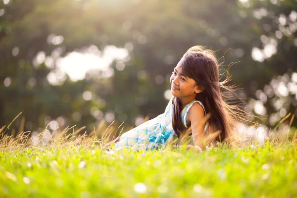 Pouco menina asiática — Fotografia de Stock