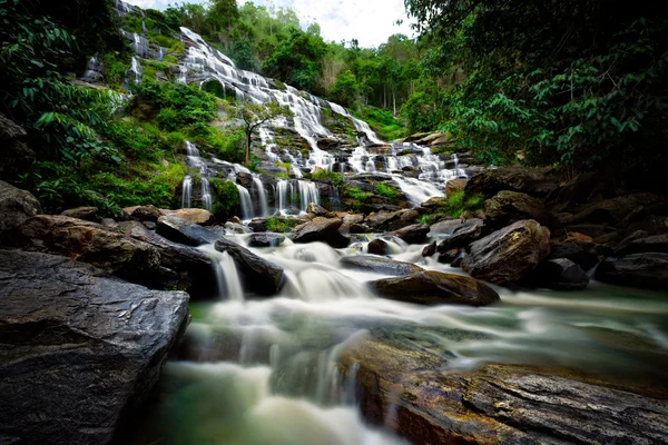 Cascada de Mae ya — Foto de Stock