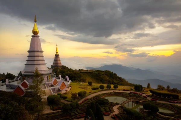 Les grandes reliques pagode Nabhapolbhumisiri — Photo