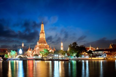 WAT Arun Tapınağı alacakaranlıkta