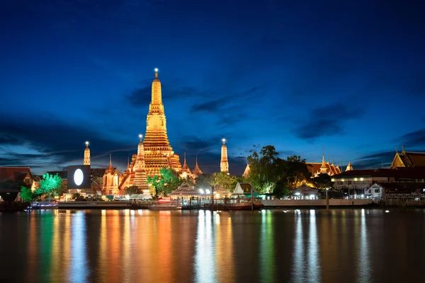 Wat Arun świątyni o zmierzchu — Zdjęcie stockowe