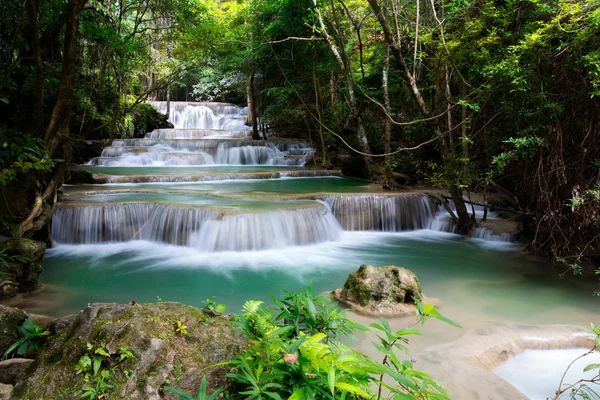 Waterfall with the crystal clear water — Stock Photo, Image