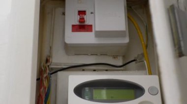 Ankastre elektrikli metre kutusu