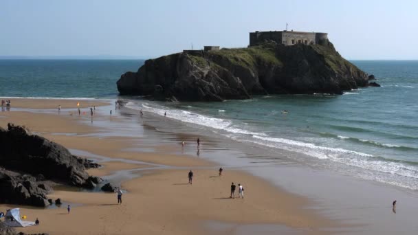 Hoge Hoek Uitzicht Breed Kasteel Strand Fort Catherine Eiland Welsh — Stockvideo