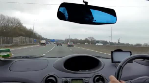 より大きなマンチェスター イギリス イギリス Circa 2021年3月 運転中の車内からのM60環状道路の高速道路の眺め — ストック動画