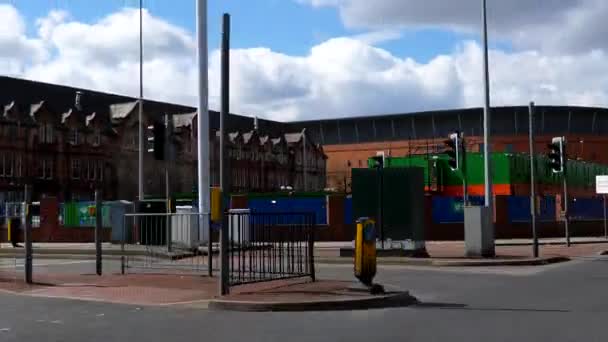 Salford Manchester Spojené Království Circa April 2021 Pohled Auta Projíždějící — Stock video