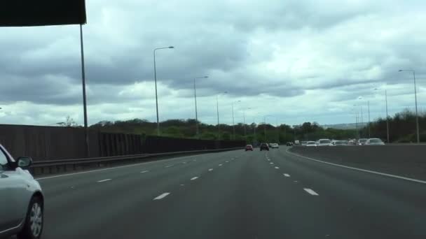 Автомобильная Точка Зрения Pov Вождение Лондонской Орбитальной Автомагистрали M25 Против — стоковое видео
