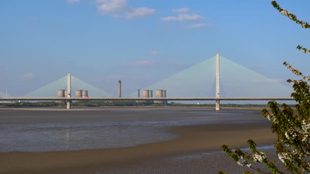 Mersey Gateway Bridge Mersey Estuarium Manchester Ship Canal Tussen Runcorn — Stockvideo