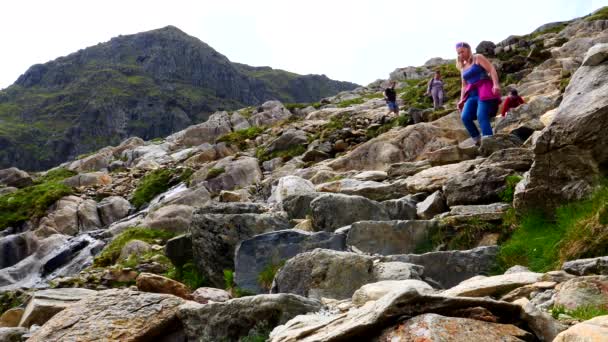 Miners Track Snowdon Mount Wales Circa Juni 2021 Grote Concentratie — Stockvideo