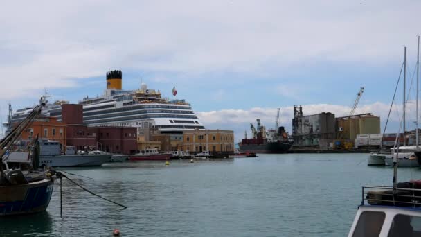 Costa Fascinosa Yolcu Gemisi Sicilya Nın Ana Adası Catania Limanına — Stok video