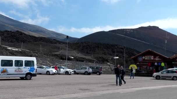 Rifugio Sapienza Mount Etna Sicily Itália Circa Abril 2019 Panning — Vídeo de Stock