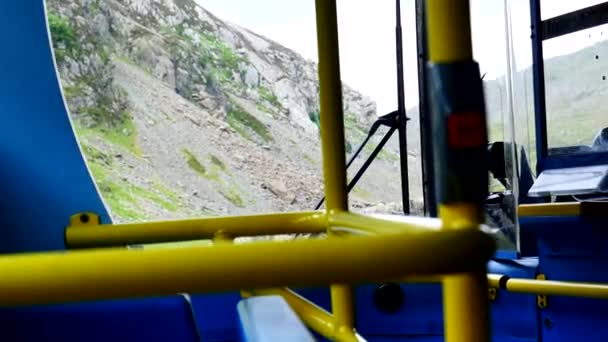 Pohled Zevnitř Autobusu Pohybující Horské Silnici A4086 Llanberis Blízkosti Pen — Stock video